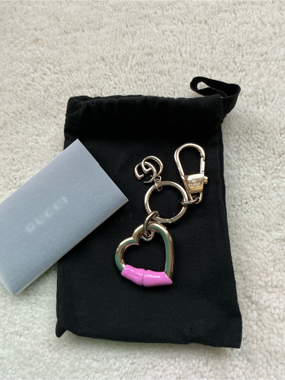 GUCCI HEART SHAPED KEYCHAIN KEY RING IN ROSSO ANCORA PINK ENAMEL